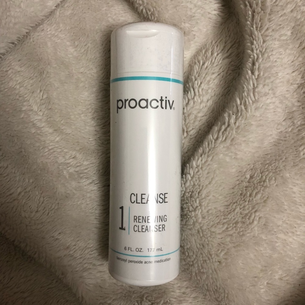 New, sealed Proactiv renewing cleanser